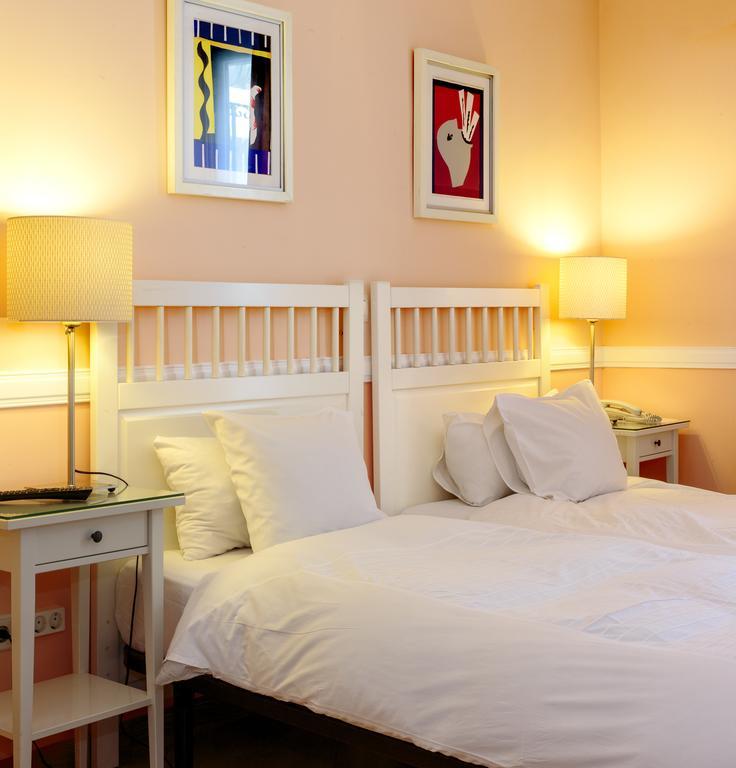 Hostal Adriano Madrid Luaran gambar