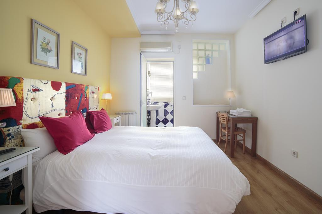 Hostal Adriano Madrid Luaran gambar
